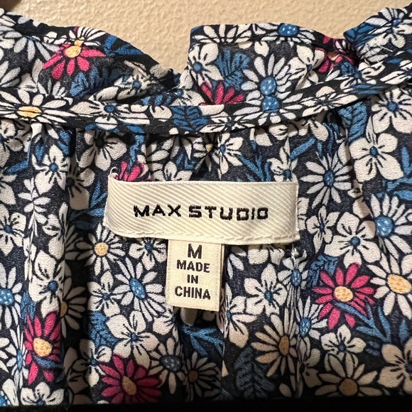 Max Studio Navy/Blue/White/Pink Busy Floral Print Sleeveless Top w/Ruffles - Picture 2 of 15